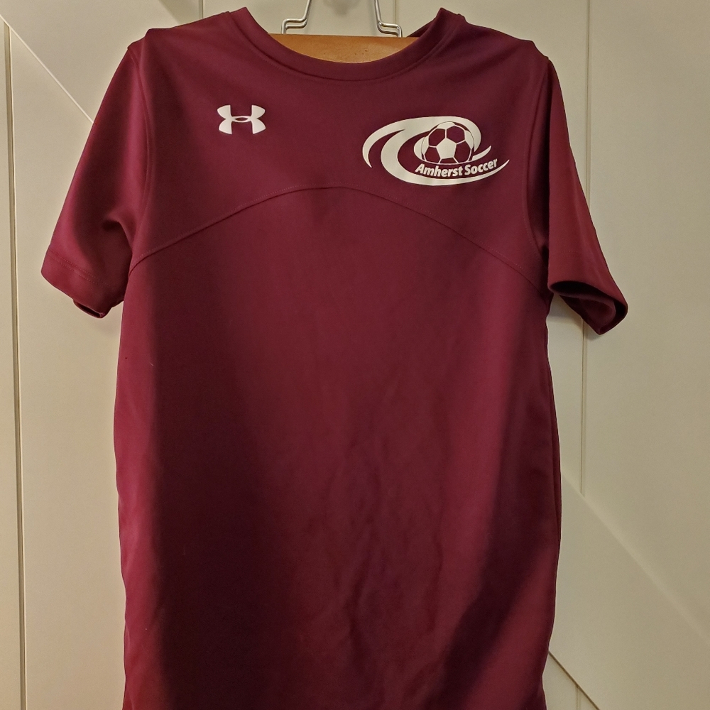 Under Armour maroon shirt